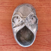 BB-1920 Baby Shoe Pull